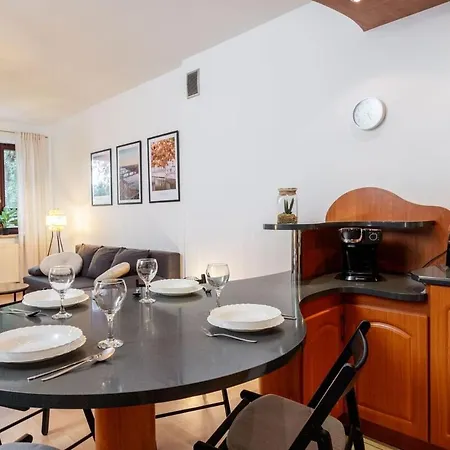Superb Place To Live Saska Kepa *